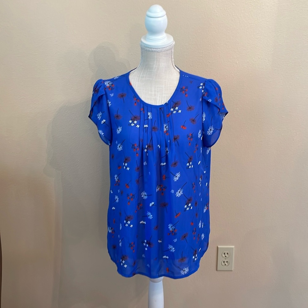 fun2fun Blue Floral Blouse, size medium, EUC